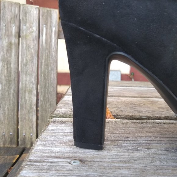 NWOT Impo Black Faux Suede Anke Booties Size 9.5. - Picture 4 of 6